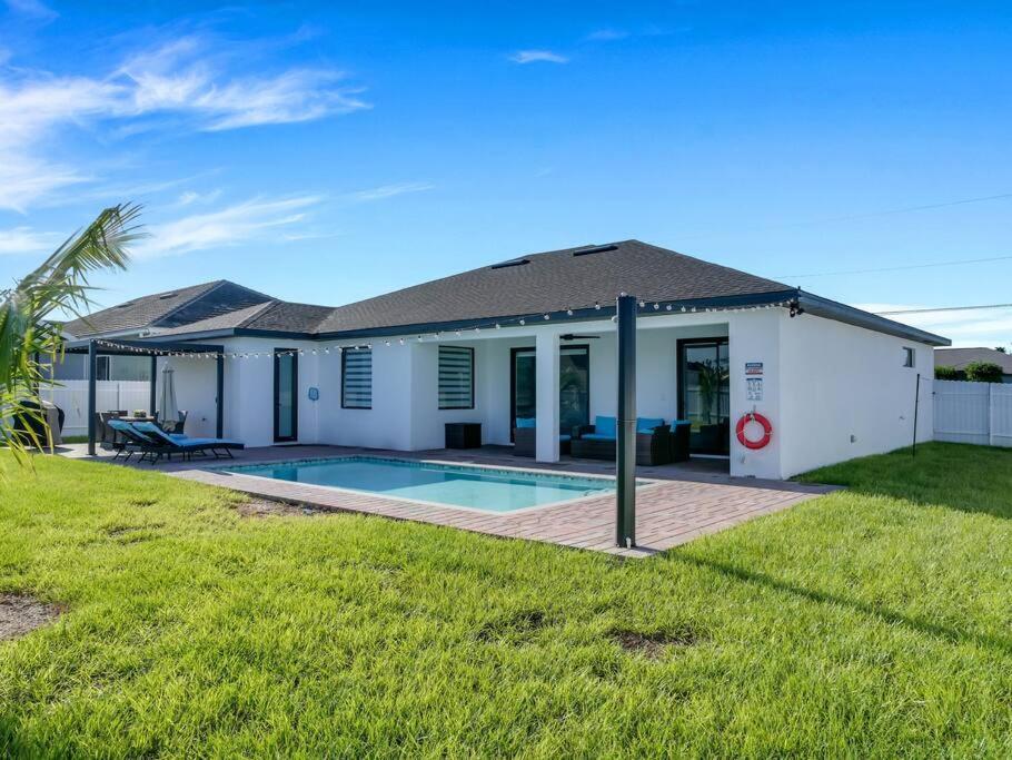 Casa Sevilla, Heated Pool, Sleeps 9, 4B3B Кейп-Корал Экстерьер фото