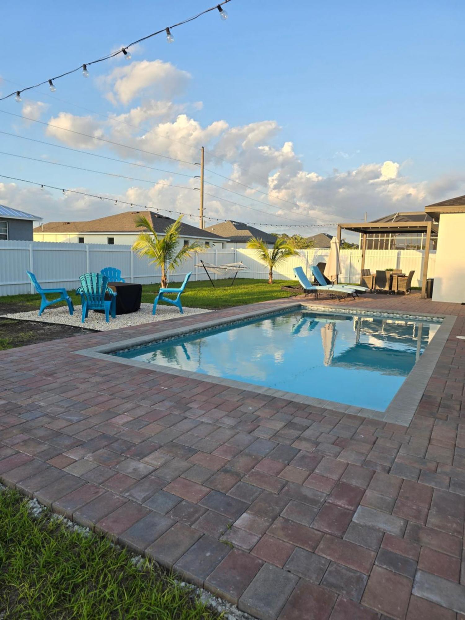 Casa Sevilla, Heated Pool, Sleeps 9, 4B3B Кейп-Корал Экстерьер фото
